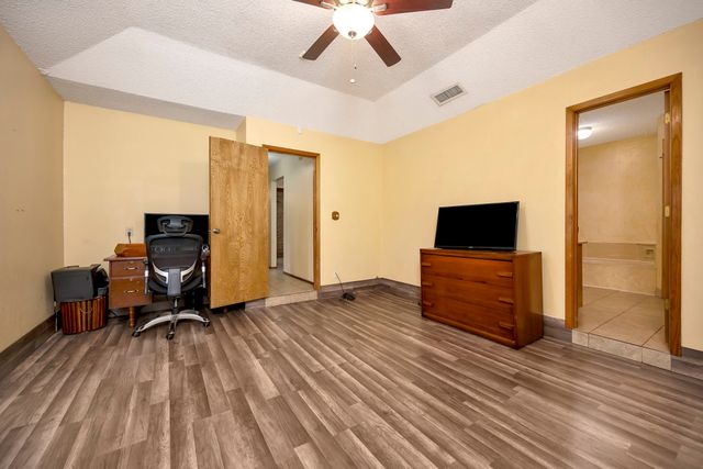 408 Chimney Hill Circle, Mansfield, TX 76063