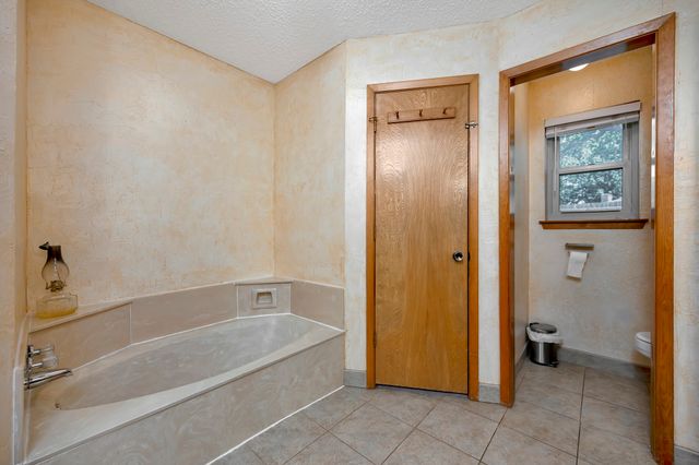 408 Chimney Hill Circle, Mansfield, TX 76063