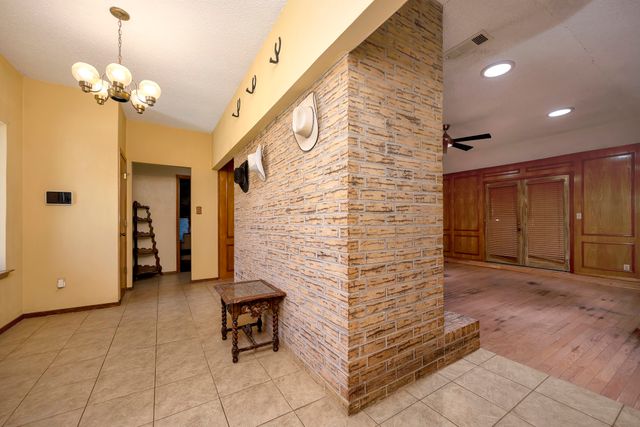 408 Chimney Hill Circle, Mansfield, TX 76063