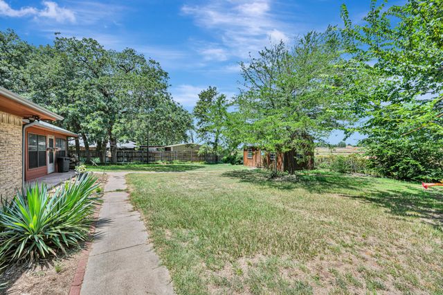 408 Chimney Hill Circle, Mansfield, TX 76063