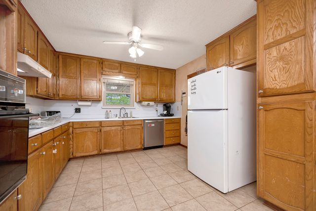 408 Chimney Hill Circle, Mansfield, TX 76063