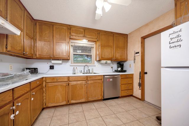 408 Chimney Hill Circle, Mansfield, TX 76063