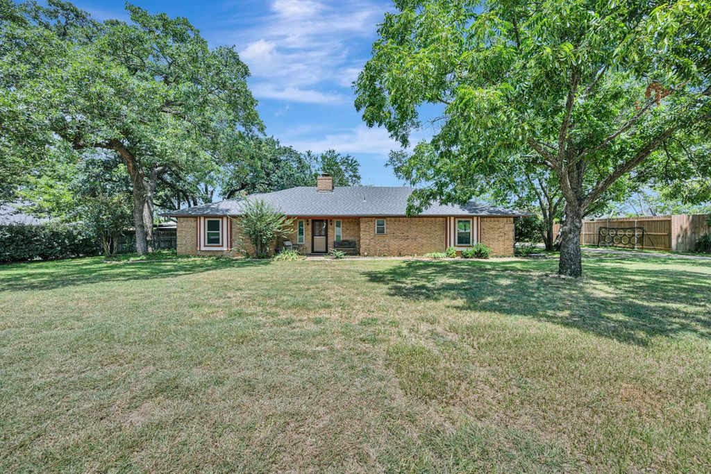 408 Chimney Hill Circle, Mansfield, TX 76063