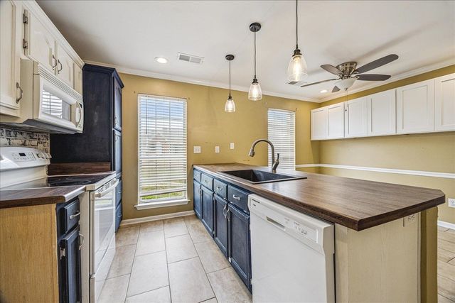 6850 CADES BROOK DR, Millington, TN 38053