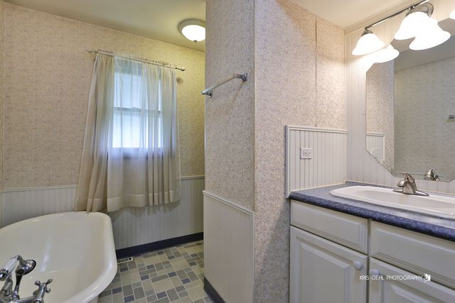 539 Thompson Avenue, Winthrop Harbor, IL 60096
