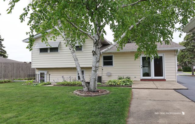 539 Thompson Avenue, Winthrop Harbor, IL 60096