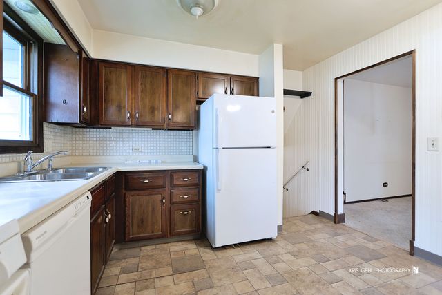 539 Thompson Avenue, Winthrop Harbor, IL 60096