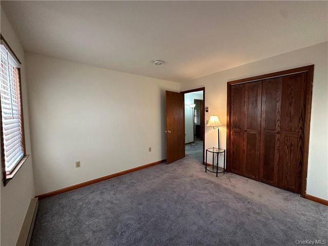 15 Kelly Lane E, Pine Bush, NY 12566