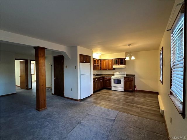 15 Kelly Lane E, Pine Bush, NY 12566
