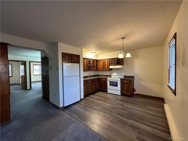 15 Kelly Lane E, Pine Bush, NY 12566