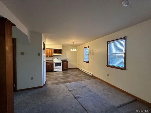15 Kelly Lane E, Pine Bush, NY 12566