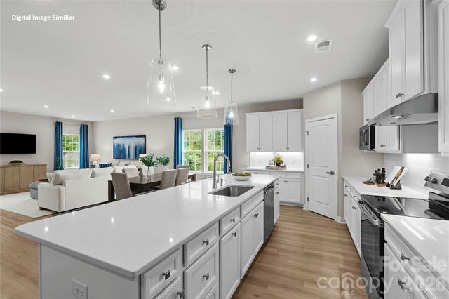 1015 Heathway Drive, Charlotte, NC 28213