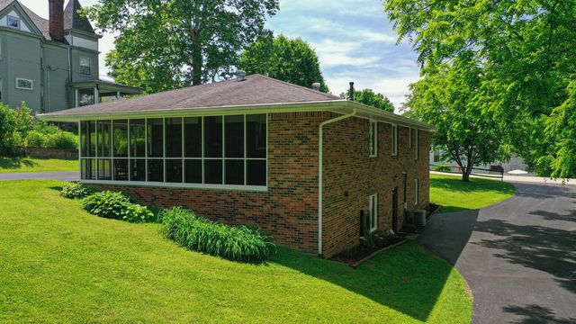 111 W North Street, Carlisle, KY 40311