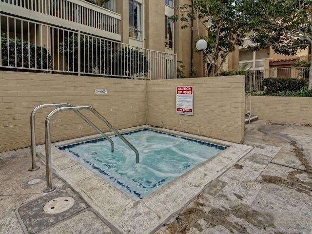 1855 Diamond St 301, San Diego, CA 92109