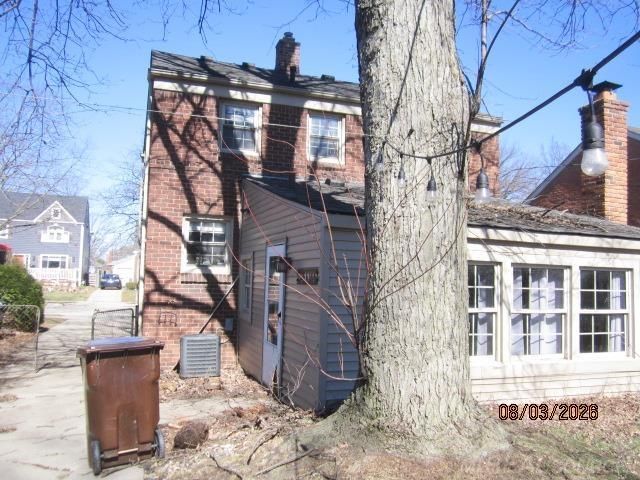 1741 Brys Drive, Grosse Pointe Woods, MI 48236