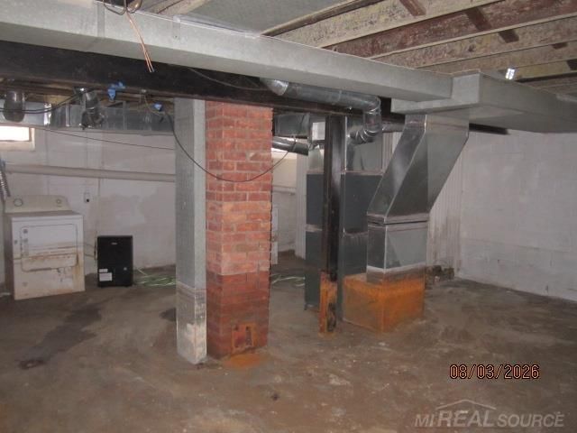 1741 Brys Drive, Grosse Pointe Woods, MI 48236