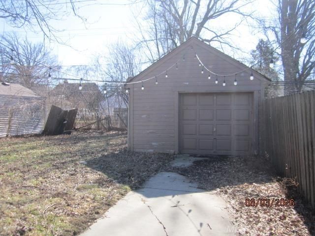 1741 Brys Drive, Grosse Pointe Woods, MI 48236