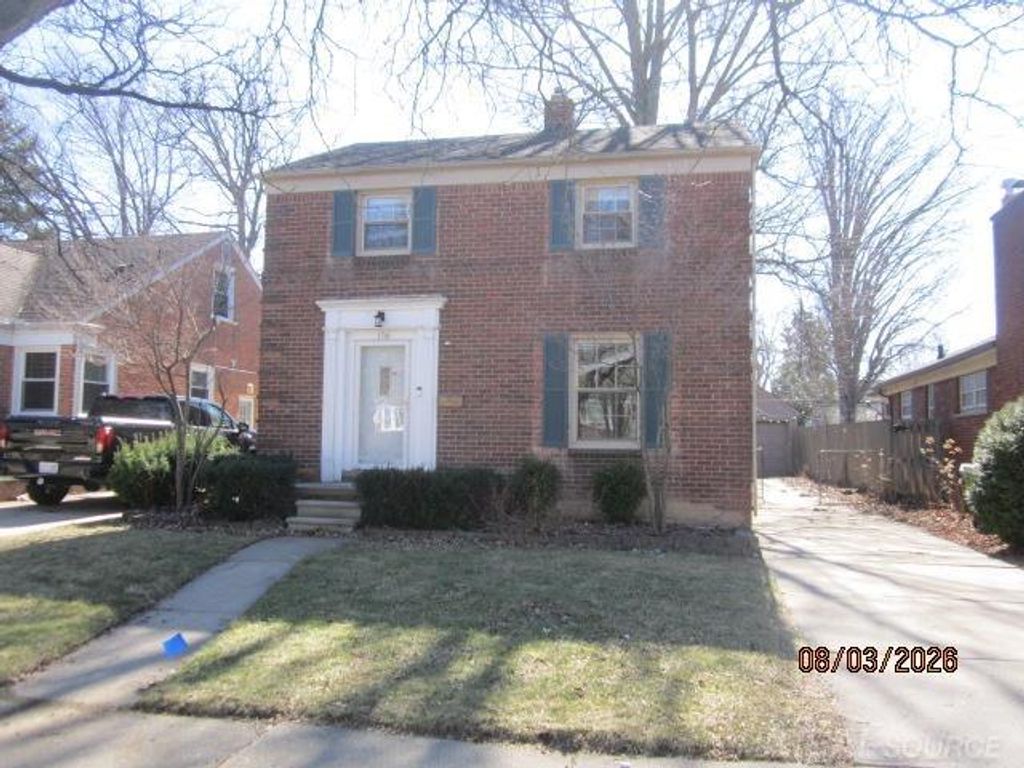 1741 Brys Drive, Grosse Pointe Woods, MI 48236