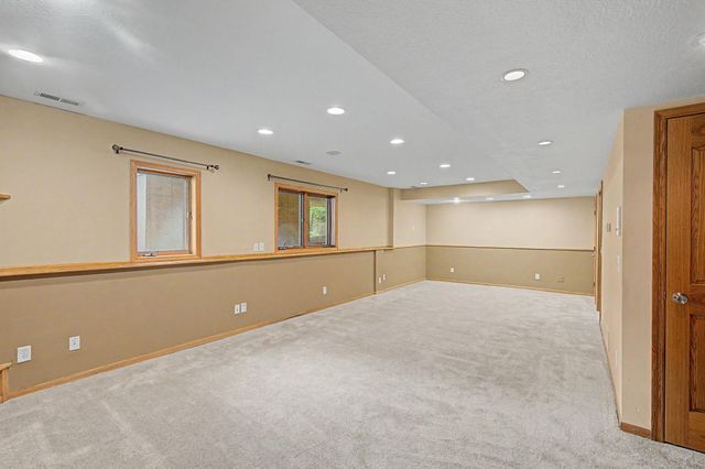 12225 60th Place N, Plymouth, MN 55442
