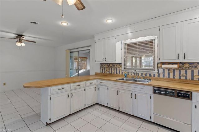 566 Palmer Drive, Southport, NC 28461