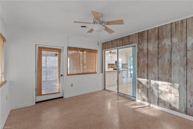 566 Palmer Drive, Southport, NC 28461