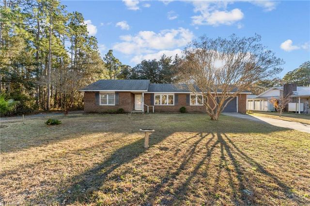 566 Palmer Drive, Southport, NC 28461