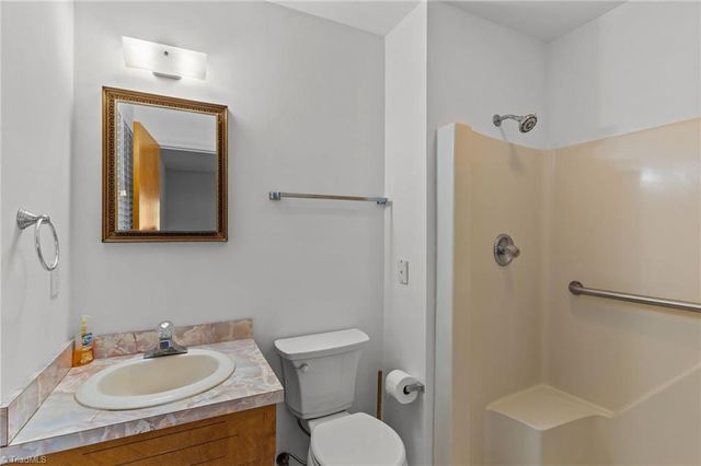 566 Palmer Drive, Southport, NC 28461