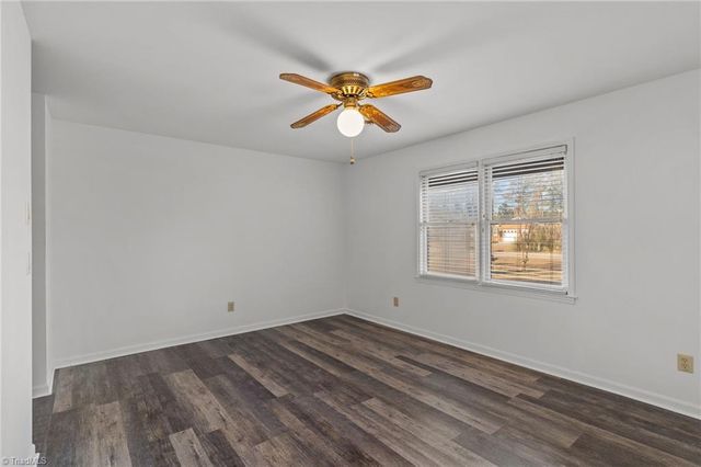 566 Palmer Drive, Southport, NC 28461