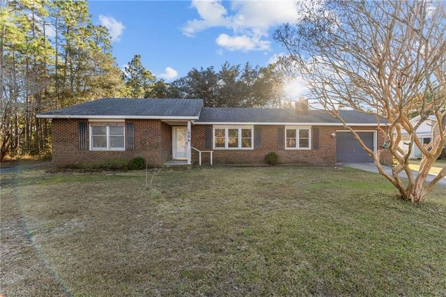 566 Palmer Drive, Southport, NC 28461