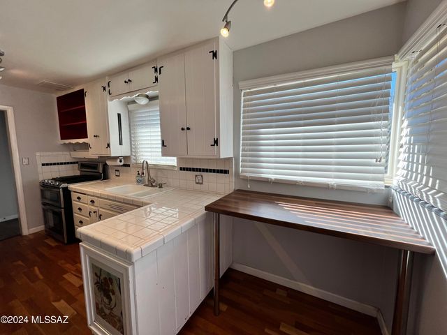 5425 E 6Th Street, Tucson, AZ 85711