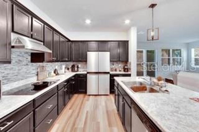 404 DARCY BLUFF PLACE, Valrico, FL 33594