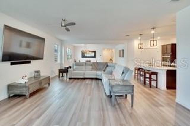 404 DARCY BLUFF PLACE, Valrico, FL 33594