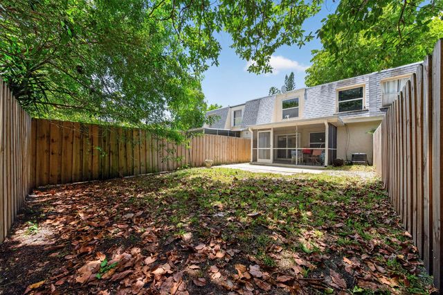 292 SUNSHINE Drive 292, Coconut Creek, FL 33066