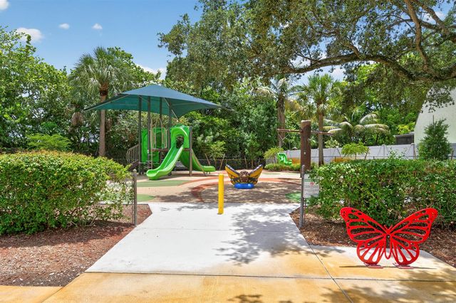 292 SUNSHINE Drive 292, Coconut Creek, FL 33066