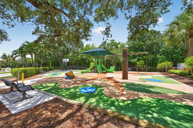 292 SUNSHINE Drive 292, Coconut Creek, FL 33066