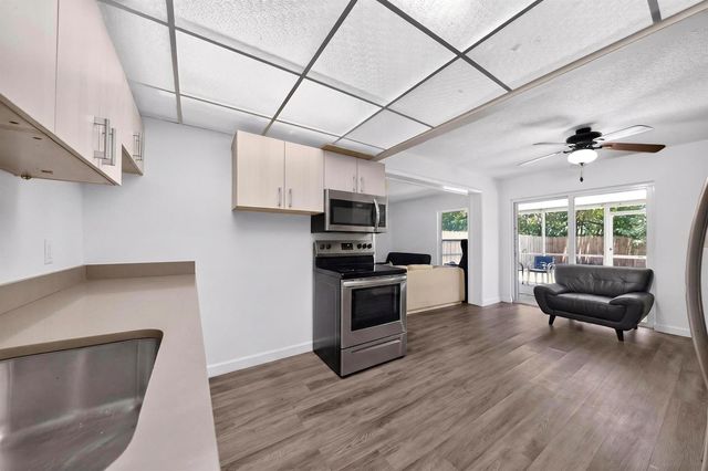 292 SUNSHINE Drive 292, Coconut Creek, FL 33066