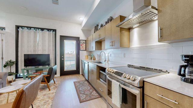 920 King Hollands Ave Apt 315, Nashville, TN 37203