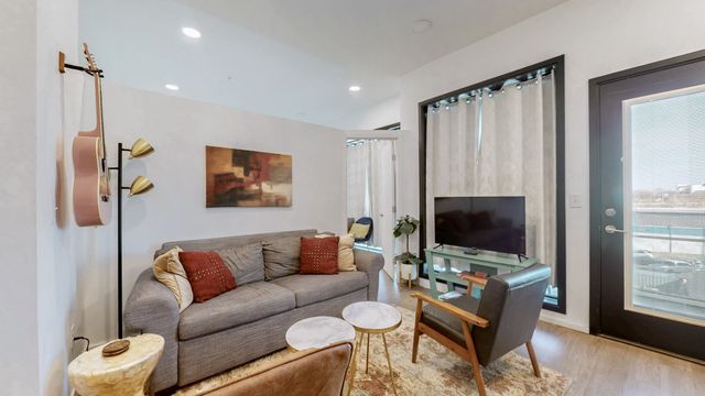 920 King Hollands Ave Apt 315, Nashville, TN 37203