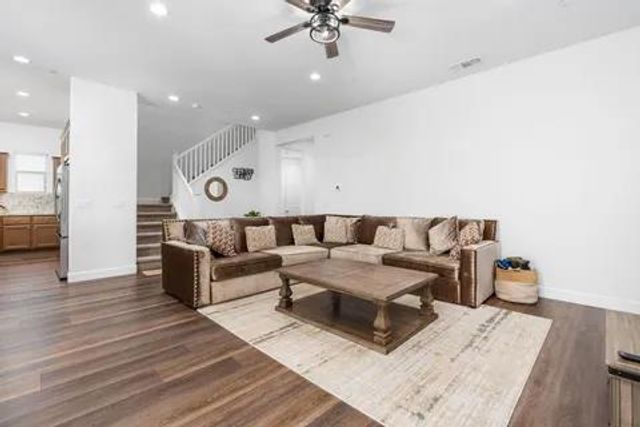 2027 N Bliss Avenue, Fresno, CA 93727