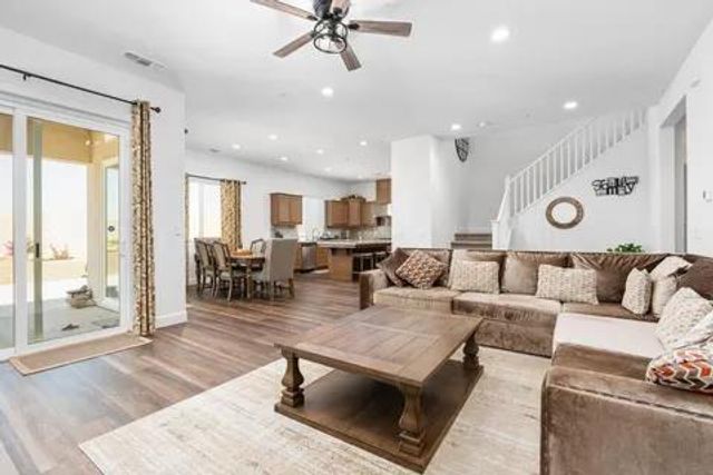 2027 N Bliss Avenue, Fresno, CA 93727