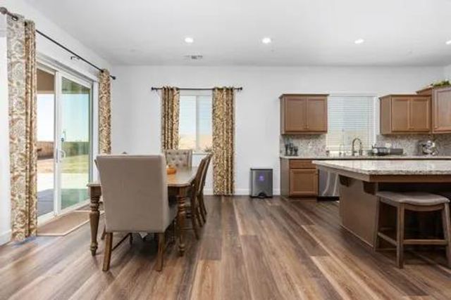 2027 N Bliss Avenue, Fresno, CA 93727