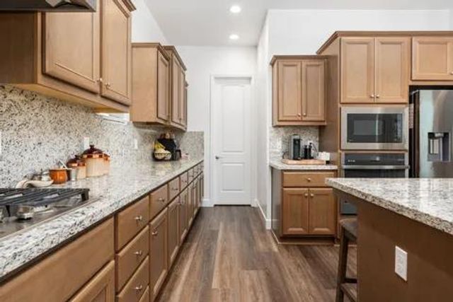 2027 N Bliss Avenue, Fresno, CA 93727