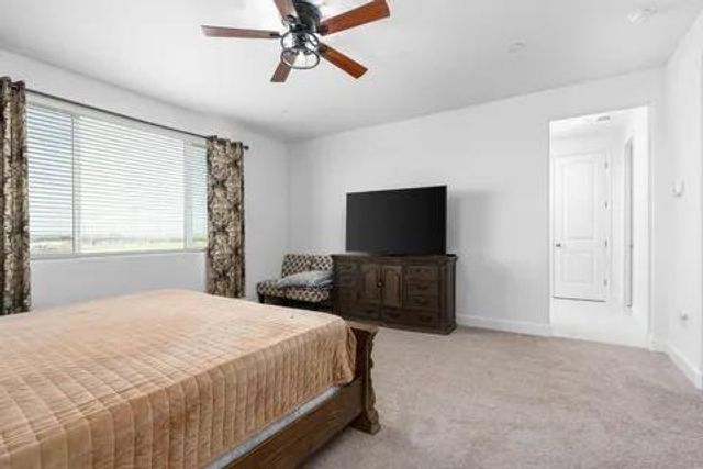 2027 N Bliss Avenue, Fresno, CA 93727