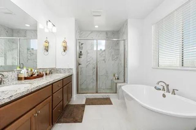 2027 N Bliss Avenue, Fresno, CA 93727