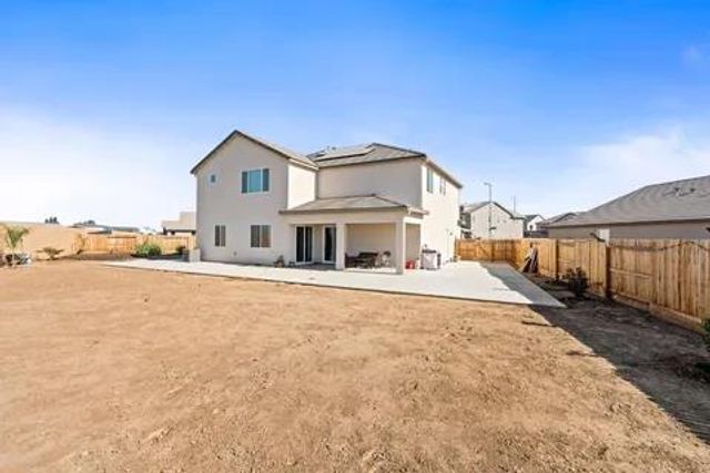 2027 N Bliss Avenue, Fresno, CA 93727