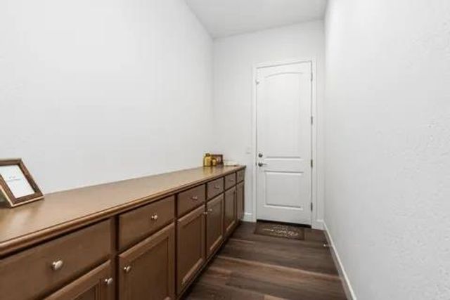 2027 N Bliss Avenue, Fresno, CA 93727