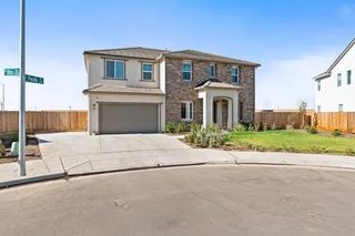 2027 N Bliss Avenue, Fresno, CA 93727