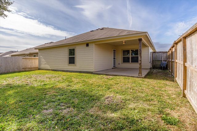 627 E Fairway Lake Drive, Alvin, TX 77511