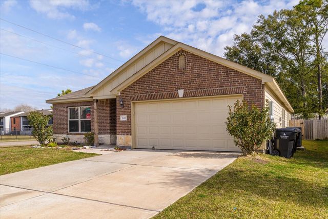 627 E Fairway Lake Drive, Alvin, TX 77511