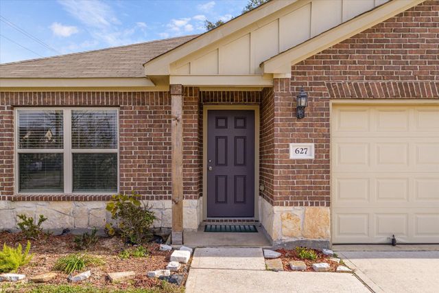 627 E Fairway Lake Drive, Alvin, TX 77511
